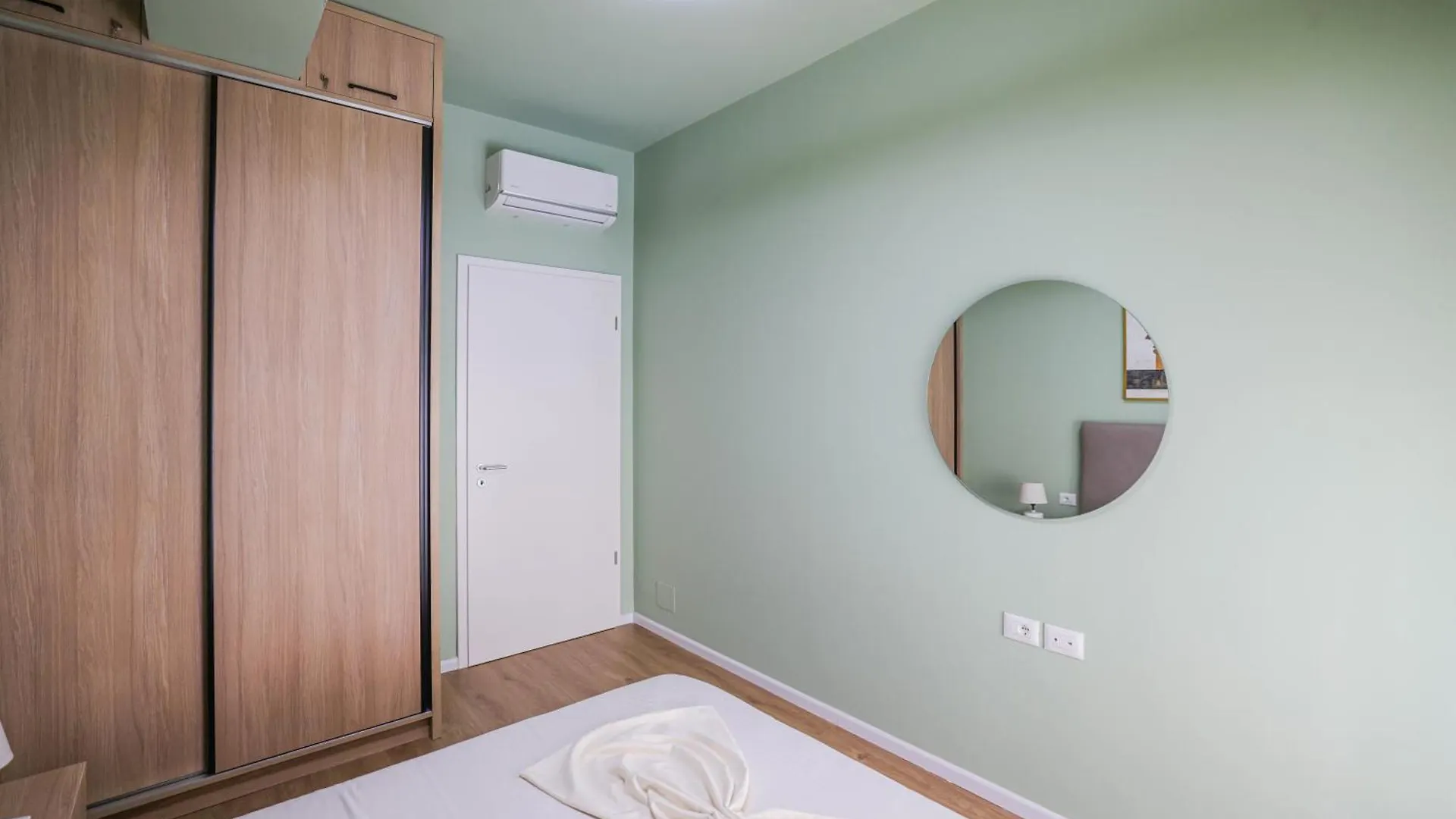 Apartment Luxury Apt In Kaimi Residence Complex Wifi Ac Tirana
