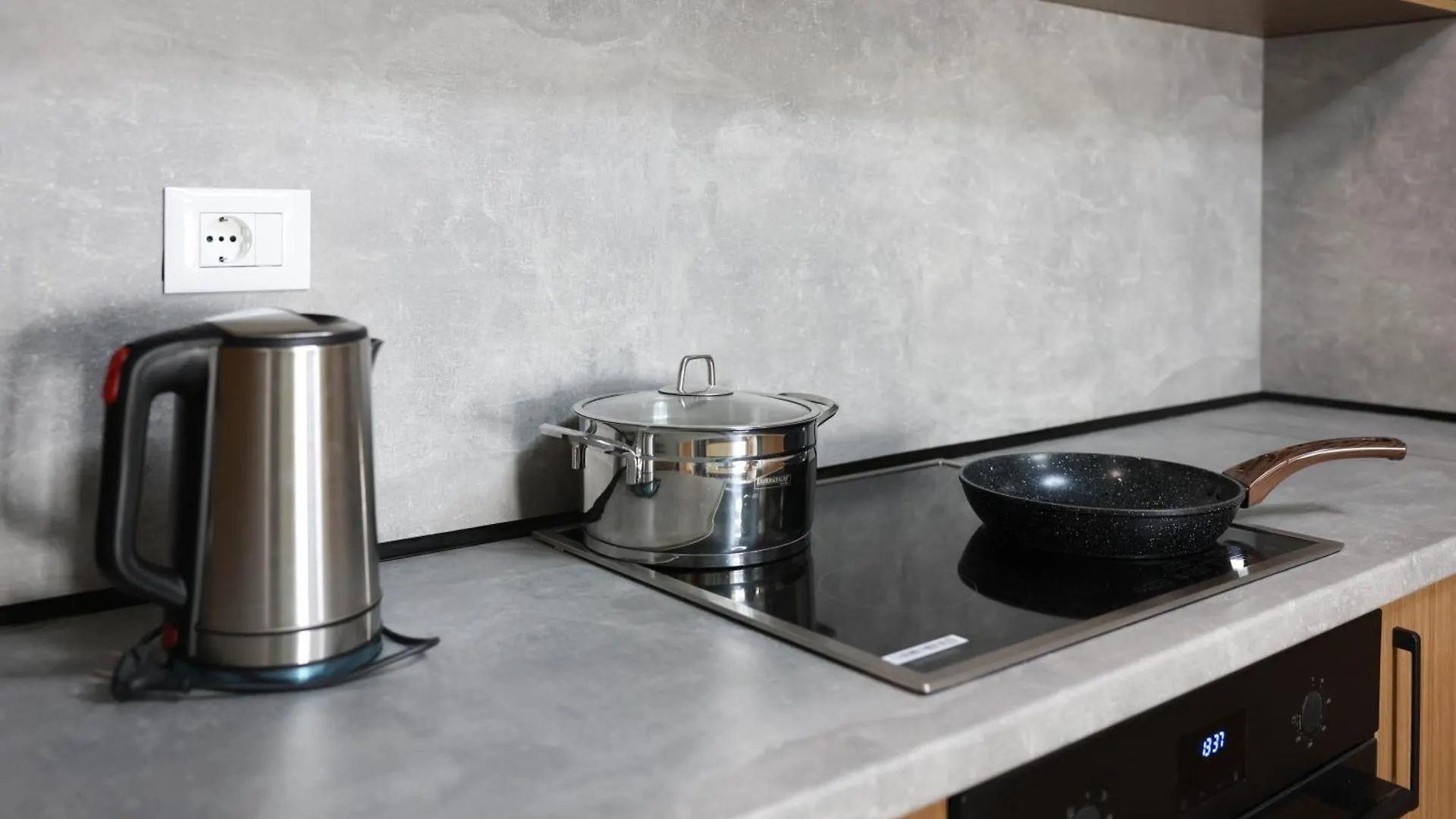 Luxury Apt In Kaimi Residence Complex Wifi Ac Tirana 0*,