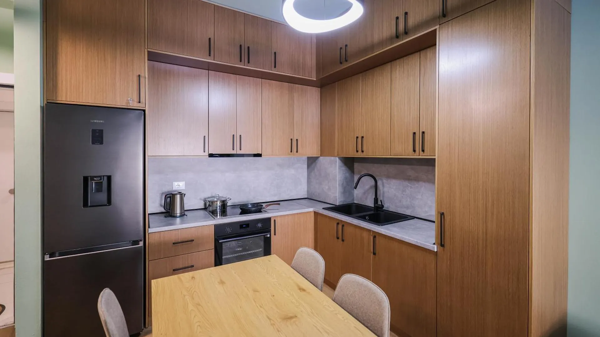Apartment Luxury Apt In Kaimi Residence Complex Wifi Ac Tirana