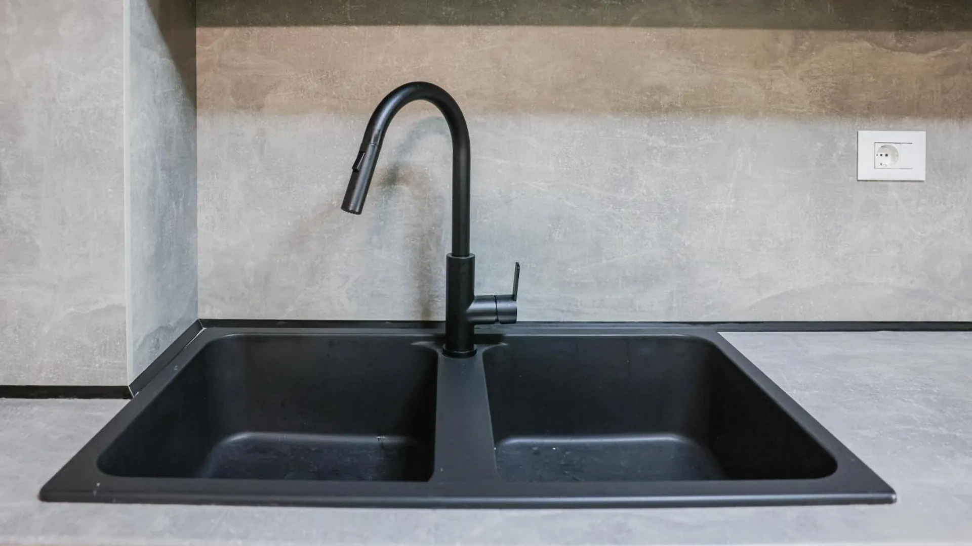 Luxury Apt In Kaimi Residence Complex Wifi Ac Tirana Apartment